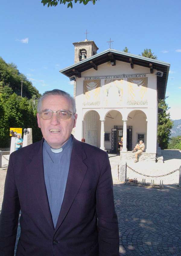 Don Luigi Farina al Santuario del Ghisallo